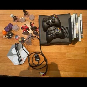 Xbox 360 Bundle Lot Disney Infinity Controllers